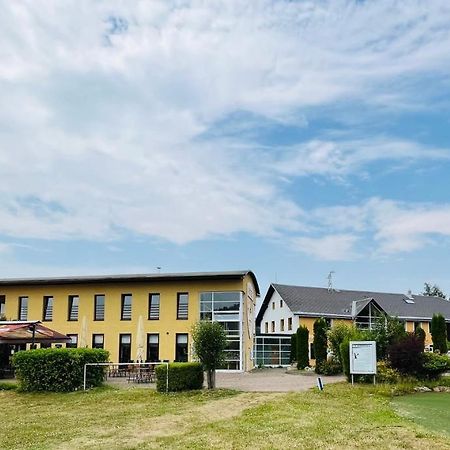 Jested Golf Restaurace A Penzion Svetla pod Jestedem Zewnętrze zdjęcie