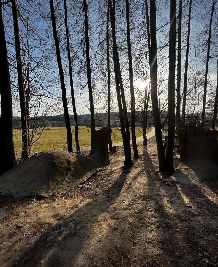 Jested Golf Restaurace A Penzion Svetla pod Jestedem Zewnętrze zdjęcie