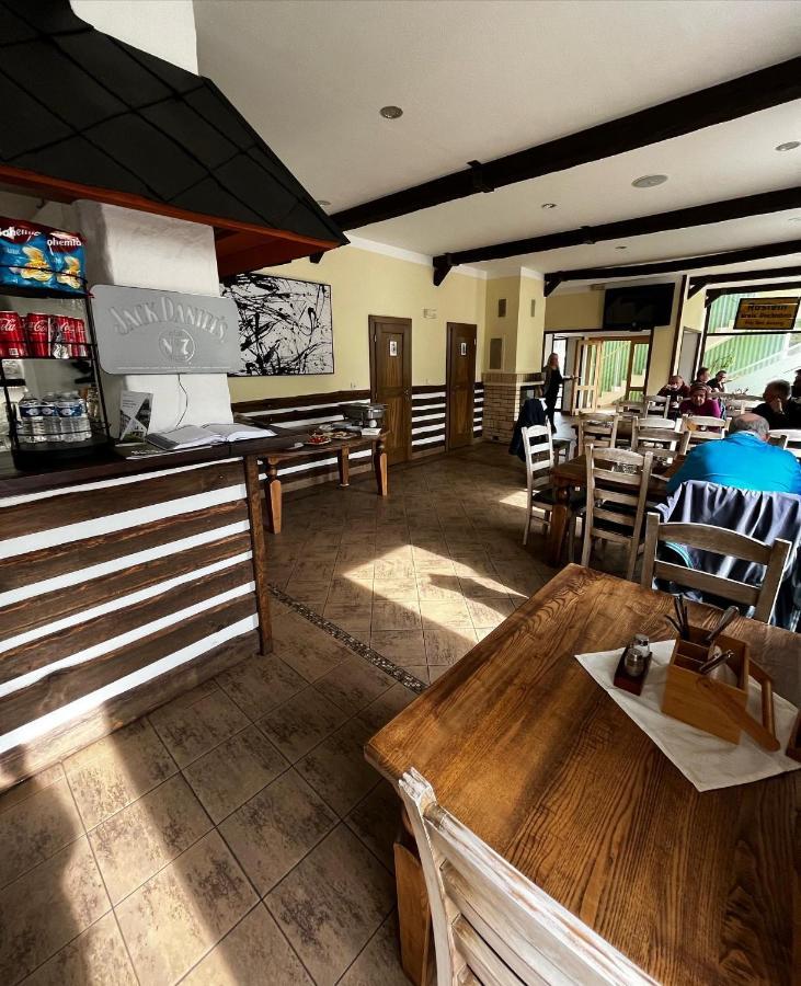 Jested Golf Restaurace A Penzion Svetla pod Jestedem Zewnętrze zdjęcie